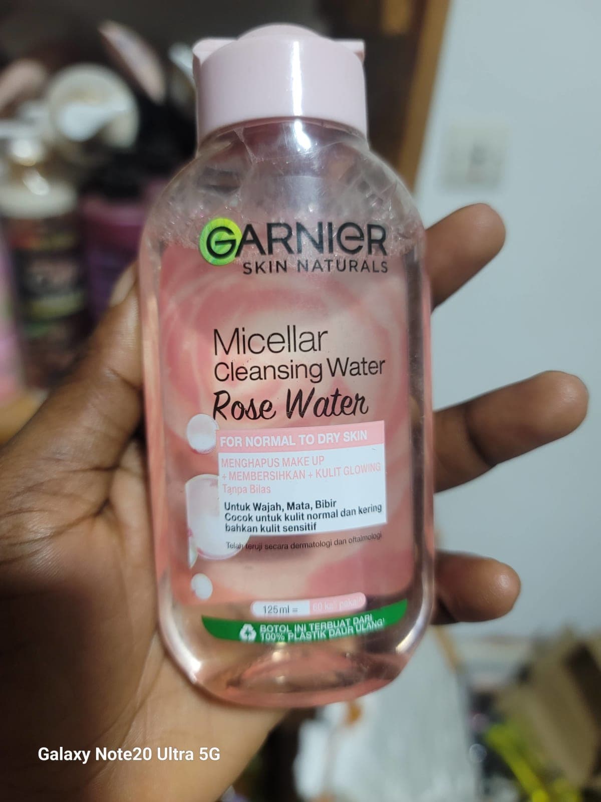 Eau micellaire Garnier à l'eau  de rose
