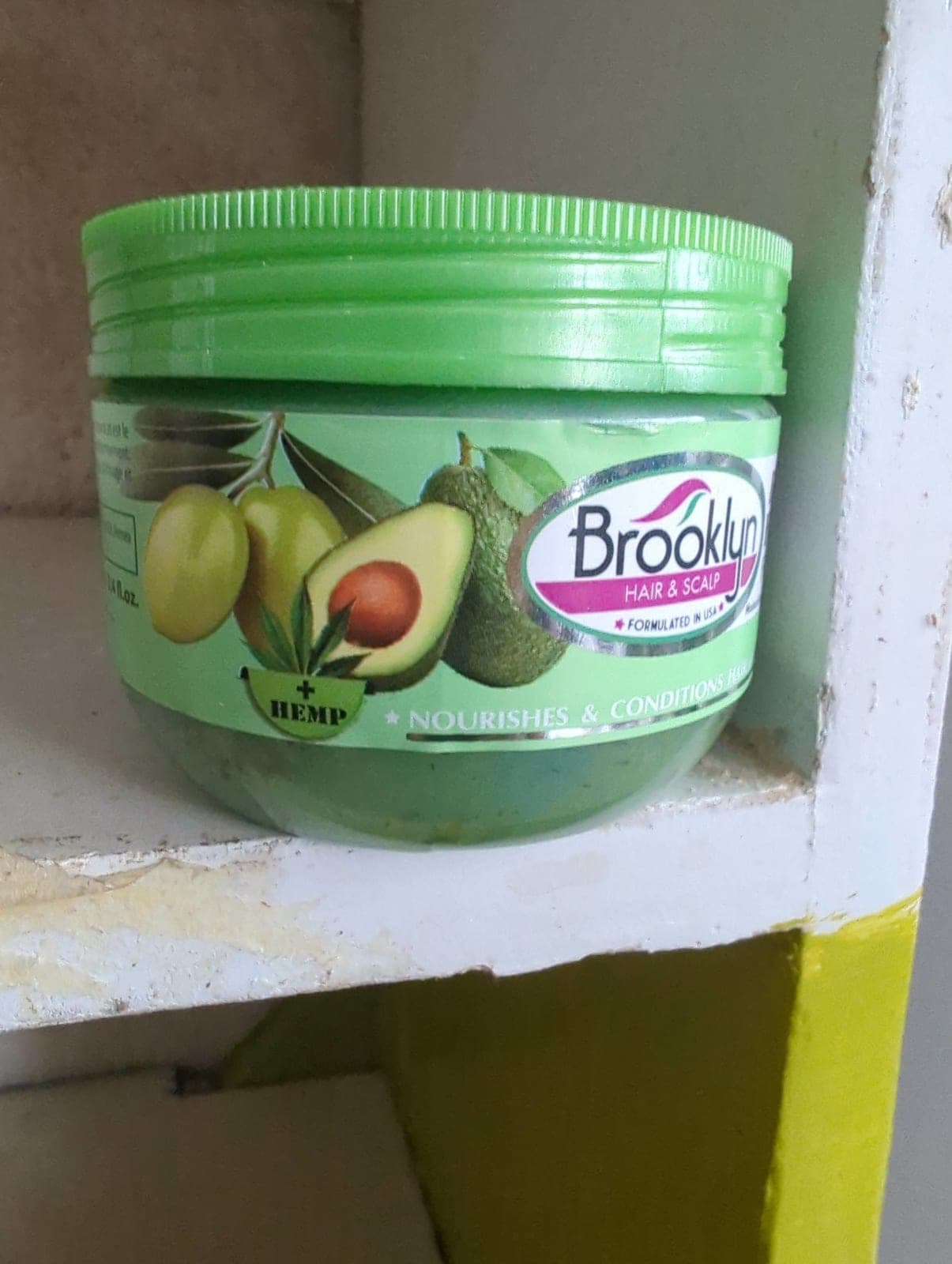 Pommade de cheveux avocat olive